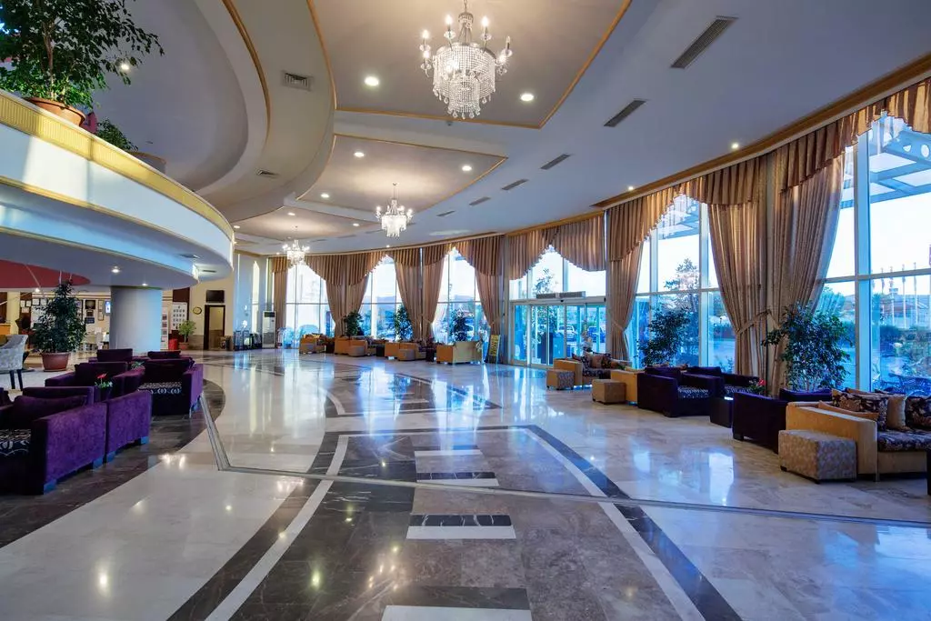 Crystal Admiral Resort Suites & SPA